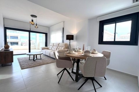 Apartment for sale in Alicante, Spain 3 bedrooms, 140 sq.m. No. 179558 - photo 12