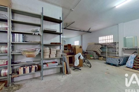 Продажа коммерческой недвижимости в Рокетес, Таррагона, Испания 2 спальни, 181м2 №187617 - фото 12