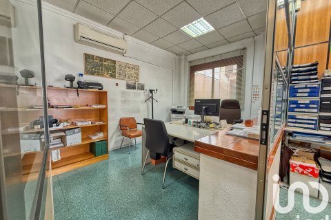 Продажа коммерческой недвижимости в Кастельон-де-ла-Плана, Кастельон, Испания 8738м2 №153395 - фото 24