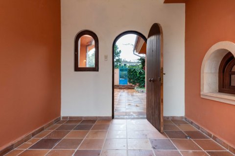 Villa for sale in Nova Santa Ponsa, Mallorca, Spain 4 bedrooms, 416 sq.m. No. 147013 - photo 19