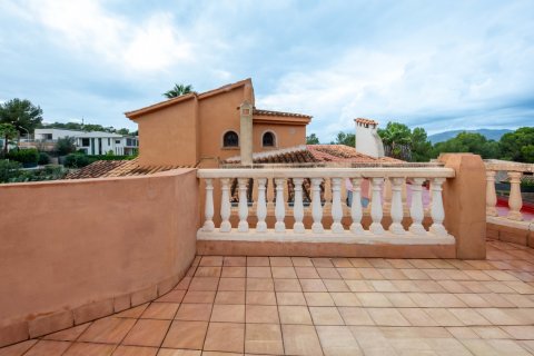 Villa for sale in Nova Santa Ponsa, Mallorca, Spain 4 bedrooms, 416 sq.m. No. 147013 - photo 20