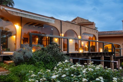 Villa for sale in Nova Santa Ponsa, Mallorca, Spain 4 bedrooms, 416 sq.m. No. 147013 - photo 23