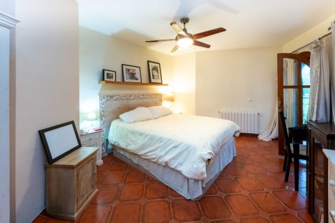 Villa for sale in Nova Santa Ponsa, Mallorca, Spain 4 bedrooms, 416 sq.m. No. 147013 - photo 13