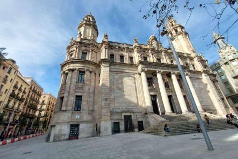 Proprietà commerciale in vendita a Ciutat Vella, Barcelona, Spagna 9 camere da letto, 180 mq. N° 144674 - foto 2