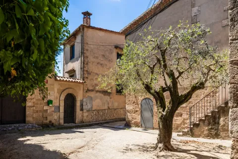 House for sale in Piera, Barcelona, Spain 6 bedrooms, 364 sq.m. No. 186439 - photo 2
