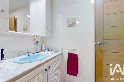 Townhouse à vendre à El Vendrell, Tarragona, Espagne, 4 chambres, 173 m2 No. 187540 - photo 27