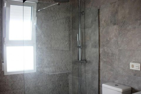 Villa till salu i La Romana, Alicante, Spanien 3 sovrum, 135 kvm. Nr. 171851 - foto 10