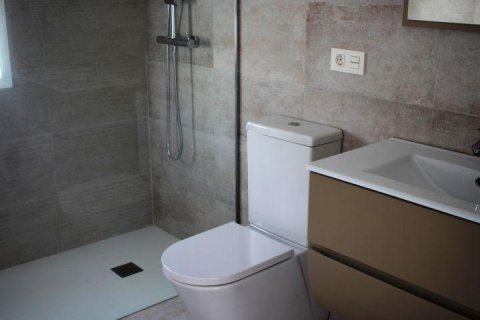 Villa till salu i La Romana, Alicante, Spanien 3 sovrum, 135 kvm. Nr. 171851 - foto 5
