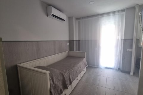 Apartment for sale in Torrevieja, Alicante, Spain 3 bedrooms, 105 sq.m. No. 165619 - photo 8