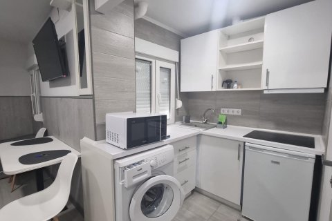 Apartment for sale in Torrevieja, Alicante, Spain 3 bedrooms, 105 sq.m. No. 165619 - photo 18