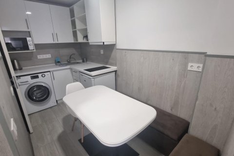 Apartment for sale in Torrevieja, Alicante, Spain 3 bedrooms, 105 sq.m. No. 165619 - photo 11