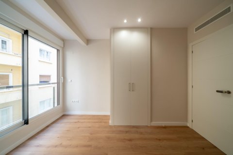 Apartament w Alicante, Hiszpania 4 sypialnie, 200 mkw. nr 165618 – zdjęcie 28