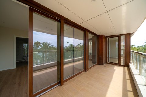 Apartament w Alicante, Hiszpania 4 sypialnie, 200 mkw. nr 165618 – zdjęcie 22