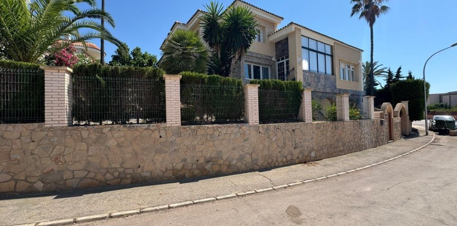 Villa in Campoamor, Alicante, Spanien 5 Schlafzimmer, 639 m2 Nr. 165617