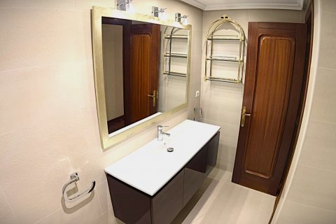 Huoneisto myytävänä Aranda de Duero, Burgos, Espanja, 3 makuuhuonetta, 160 m2 No. 195775 - kuva 28