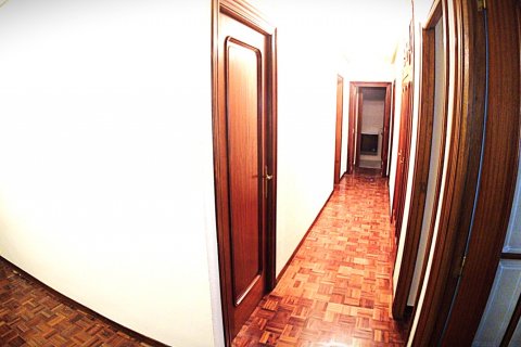 Huoneisto myytävänä Aranda de Duero, Burgos, Espanja, 3 makuuhuonetta, 160 m2 No. 195775 - kuva 17
