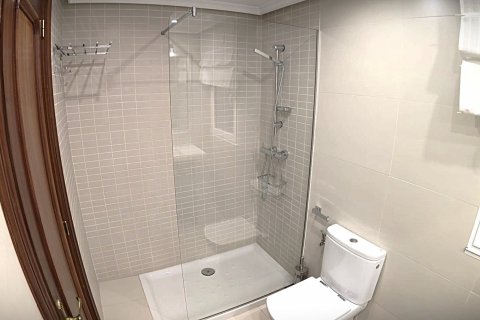Huoneisto myytävänä Aranda de Duero, Burgos, Espanja, 3 makuuhuonetta, 160 m2 No. 195775 - kuva 22