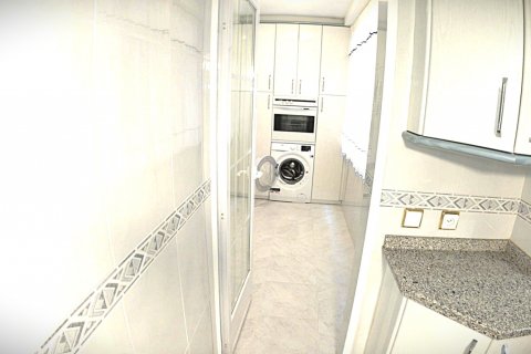 Huoneisto myytävänä Aranda de Duero, Burgos, Espanja, 3 makuuhuonetta, 160 m2 No. 195775 - kuva 10