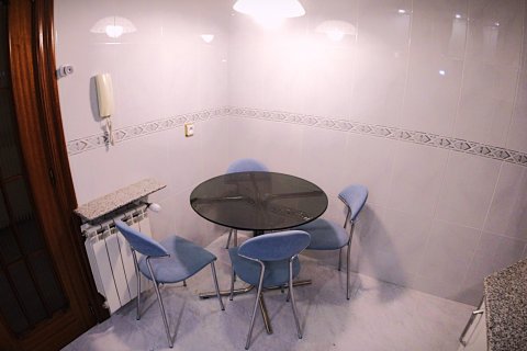 Huoneisto myytävänä Aranda de Duero, Burgos, Espanja, 3 makuuhuonetta, 160 m2 No. 195775 - kuva 9