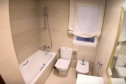 Huoneisto myytävänä Aranda de Duero, Burgos, Espanja, 3 makuuhuonetta, 160 m2 No. 195775 - kuva 29