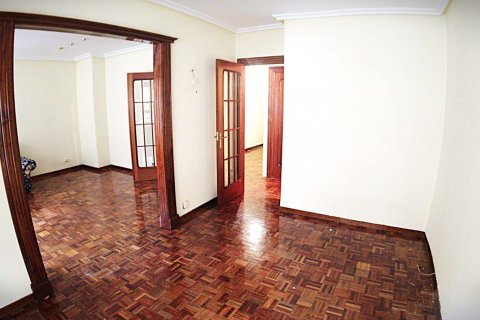Huoneisto myytävänä Aranda de Duero, Burgos, Espanja, 3 makuuhuonetta, 160 m2 No. 195775 - kuva 15