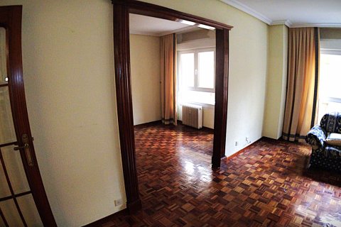 Huoneisto myytävänä Aranda de Duero, Burgos, Espanja, 3 makuuhuonetta, 160 m2 No. 195775 - kuva 14