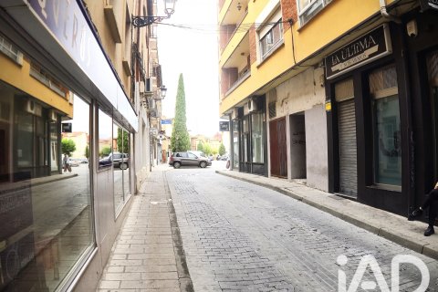 Huoneisto myytävänä Aranda de Duero, Burgos, Espanja, 3 makuuhuonetta, 160 m2 No. 195775 - kuva 2