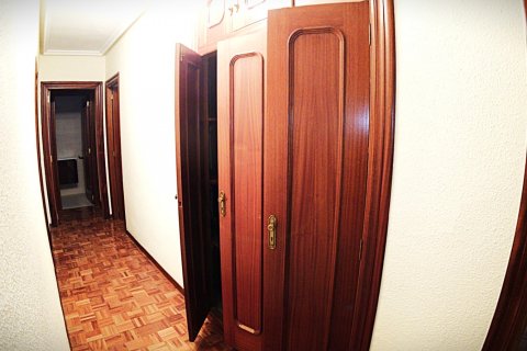 Huoneisto myytävänä Aranda de Duero, Burgos, Espanja, 3 makuuhuonetta, 160 m2 No. 195775 - kuva 18