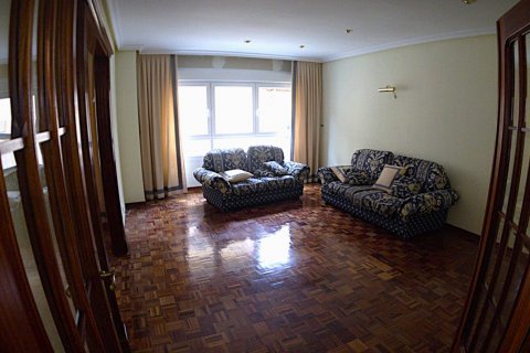 Huoneisto myytävänä Aranda de Duero, Burgos, Espanja, 3 makuuhuonetta, 160 m2 No. 195775 - kuva 12