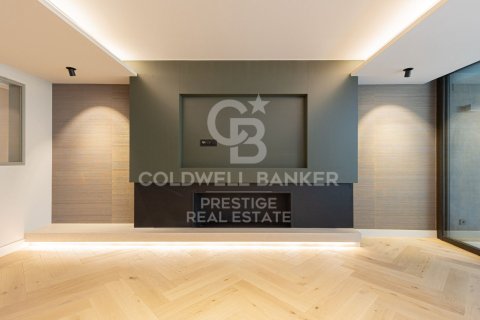 Huoneisto myytävänä Barcelona, Espanja, 4 makuuhuonetta, 265 m2 No. 160008 - kuva 7