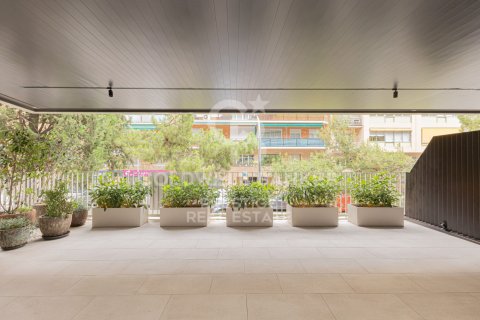 Huoneisto myytävänä Barcelona, Espanja, 4 makuuhuonetta, 265 m2 No. 160008 - kuva 2