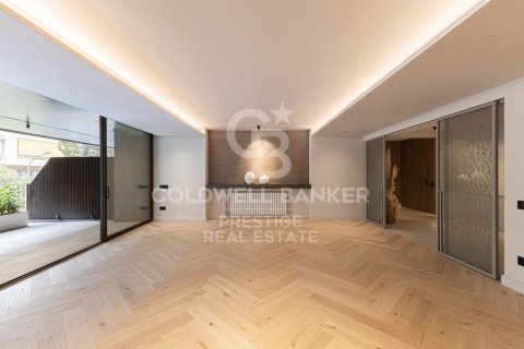 Huoneisto myytävänä Barcelona, Espanja, 4 makuuhuonetta, 265 m2 No. 160008 - kuva 3