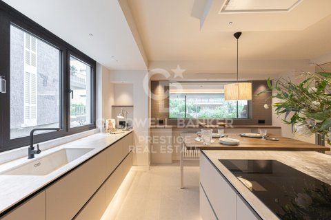 Huoneisto myytävänä Barcelona, Espanja, 4 makuuhuonetta, 265 m2 No. 160008 - kuva 11