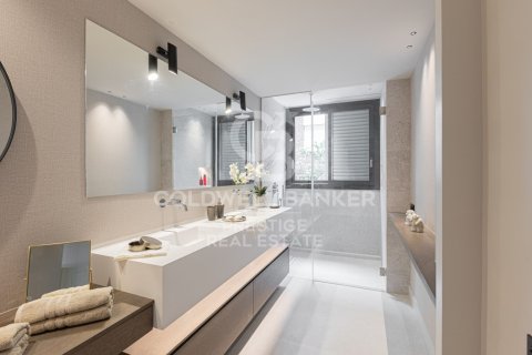 Huoneisto myytävänä Barcelona, Espanja, 4 makuuhuonetta, 265 m2 No. 160008 - kuva 13