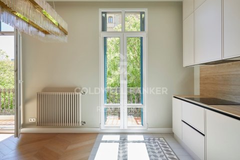 Продажа квартиры в Барселона, Испания 3 спальни, 124м2 №160013 - фото 8