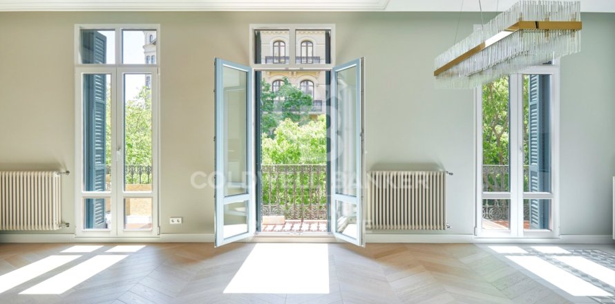 Wohnung in Barcelona, Spanien 3 Schlafzimmer, 124 m2 Nr. 160013