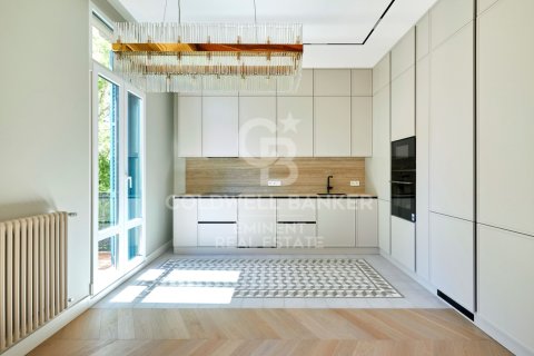 Продажа квартиры в Барселона, Испания 3 спальни, 124м2 №160013 - фото 9