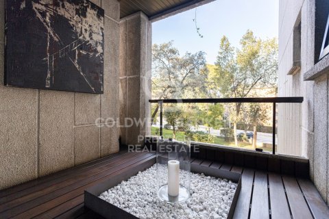 Продажа квартиры в Барселона, Испания 4 спальни, 221м2 №160011 - фото 27