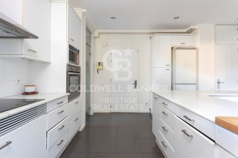 Продажа квартиры в Барселона, Испания 4 спальни, 221м2 №160011 - фото 19