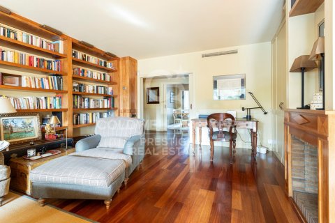 Продажа квартиры в Барселона, Испания 4 спальни, 221м2 №160011 - фото 14