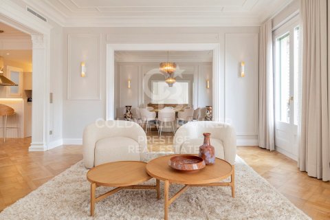 Apartament w Barcelona, Hiszpania 3 sypialnie, 250 mkw. nr 160012 – zdjęcie 4