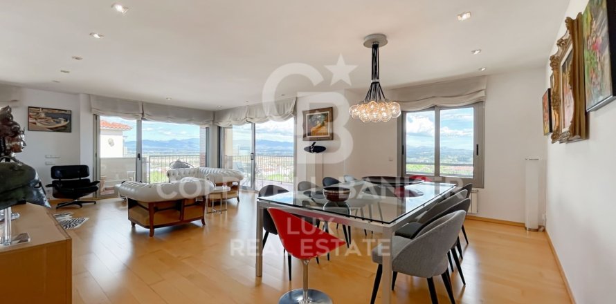 Penthouse w Figueres, Girona, Hiszpania 3 sypialnie, 181 mkw. nr 160014