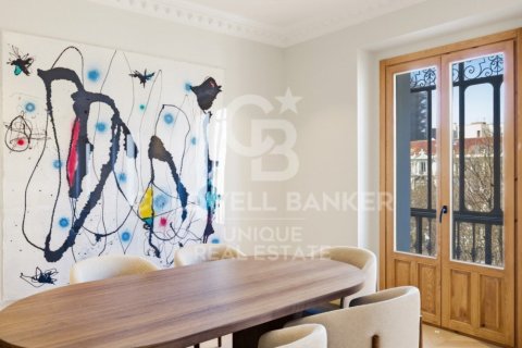 Huoneisto myytävänä Madrid, Espanja, 5 makuuhuonetta, 298 m2 No. 160009 - kuva 11
