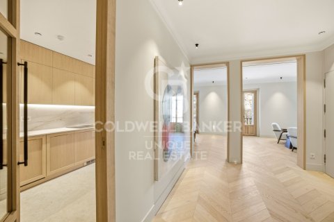 Huoneisto myytävänä Madrid, Espanja, 5 makuuhuonetta, 298 m2 No. 160009 - kuva 12