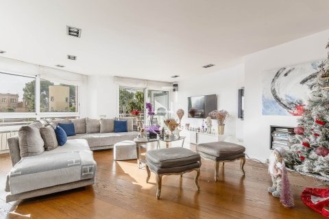 Ático en venta en Barcelona, España 5 dormitorios, 260 m2 No. 150204 - foto 3