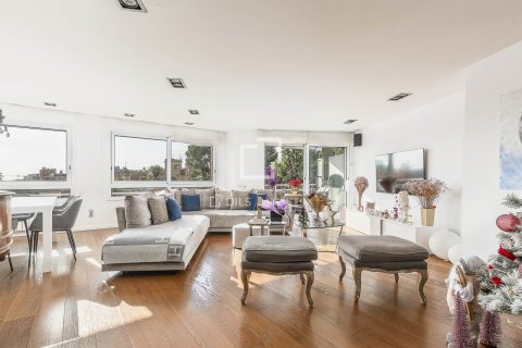 Ático en venta en Barcelona, España 5 dormitorios, 260 m2 No. 150204 - foto 2