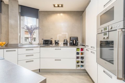 Ático en venta en Barcelona, España 5 dormitorios, 260 m2 No. 150204 - foto 13