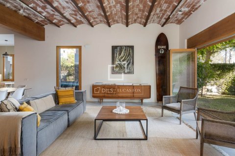 Villa en venta en Barcelona, España 4 dormitorios, 295 m2 No. 150207 - foto 11