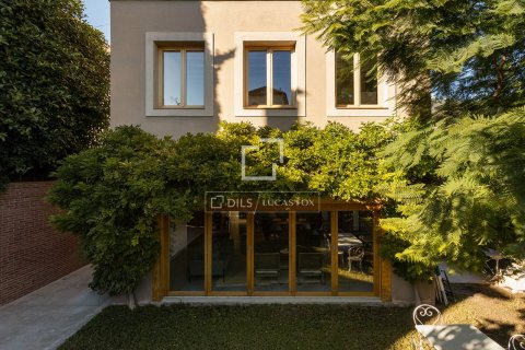 Villa en venta en Barcelona, España 4 dormitorios, 295 m2 No. 150207 - foto 4