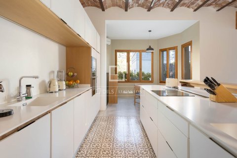 Villa en venta en Barcelona, España 4 dormitorios, 295 m2 No. 150207 - foto 22